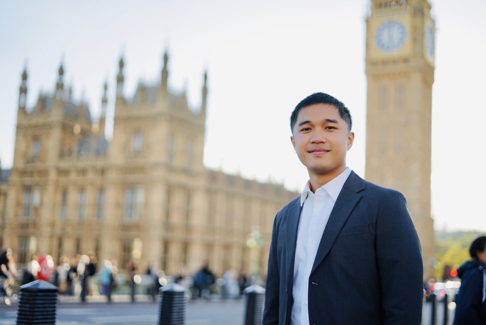 Mr.Kritsana Makrudin